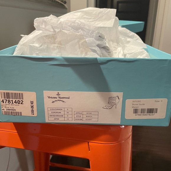 NWOT Maren RARE nude heels with box and dust bag - Picture 5 of 5